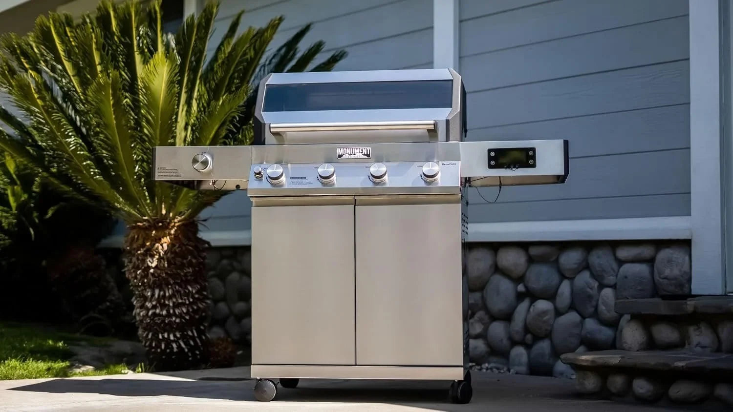 Monument Grills Eminence 405 |Tech Stainless Propane Gas Grills Eminence 405 & Cast Iron Cooking Plate